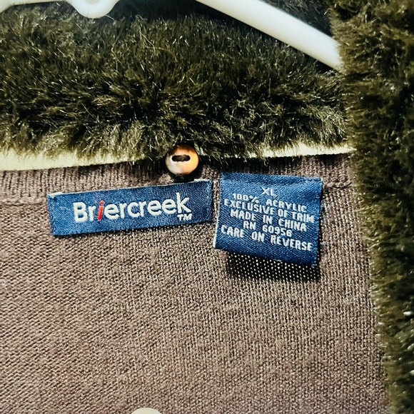 Skirt and sweater top - Picture 2 of 5